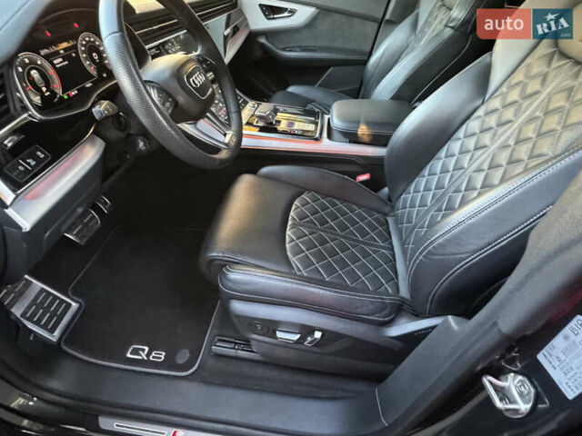Сірий Ауді Q8, об'ємом двигуна 2.97 л та пробігом 89 тис. км за 70000 $, фото 29 на Automoto.ua