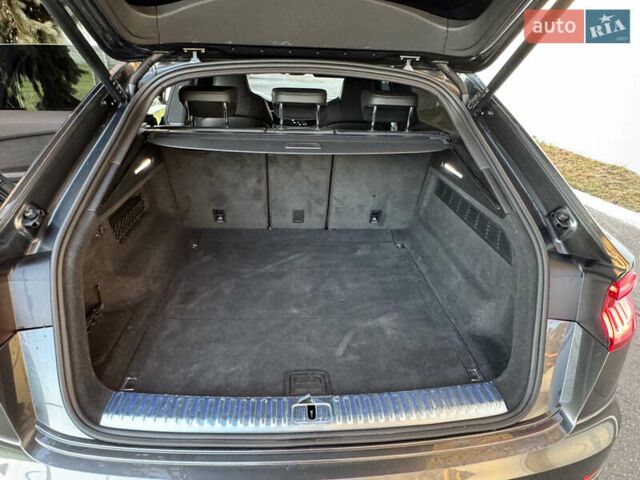 Серый Ауди Q8, объемом двигателя 3 л и пробегом 90 тыс. км за 68500 $, фото 73 на Automoto.ua