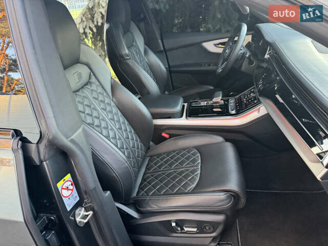 Серый Ауди Q8, объемом двигателя 3 л и пробегом 90 тыс. км за 68500 $, фото 62 на Automoto.ua