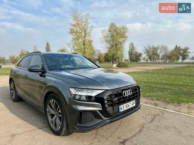 Ауді Q8 2021 у Кам'янське (Дніпродзержинськ) на Automoto.ua Сірий Ауді Q8, об'ємом двигуна 2.97 л та пробігом 165 тис. км за 53999 $, фото 3 на Automoto.ua