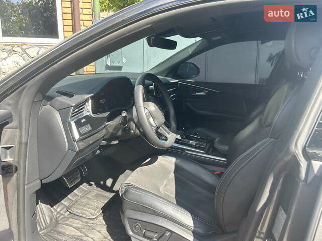 Серый Ауди Q8, объемом двигателя 2.97 л и пробегом 99 тыс. км за 74000 $, фото 3 на Automoto.ua