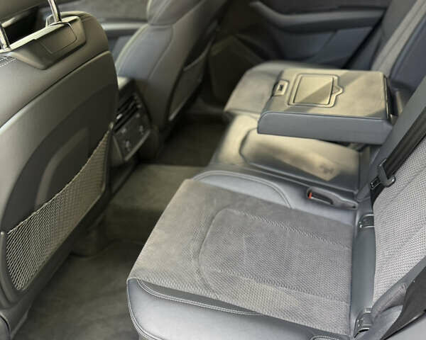 Серый Ауди Q8, объемом двигателя 2.97 л и пробегом 28 тыс. км за 84999 $, фото 30 на Automoto.ua