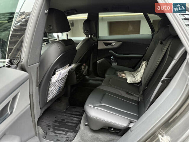 Серый Ауди Q8, объемом двигателя 2.97 л и пробегом 68 тыс. км за 68000 $, фото 5 на Automoto.ua