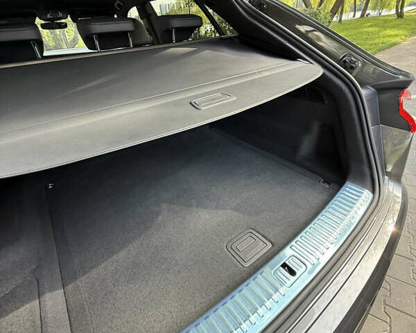 Серый Ауди Q8, объемом двигателя 2.97 л и пробегом 28 тыс. км за 84999 $, фото 25 на Automoto.ua