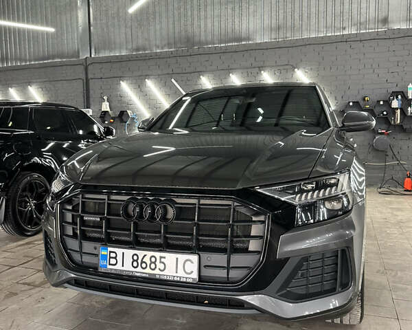 Сірий Ауді Q8, об'ємом двигуна 2.97 л та пробігом 52 тис. км за 75500 $, фото 2 на Automoto.ua