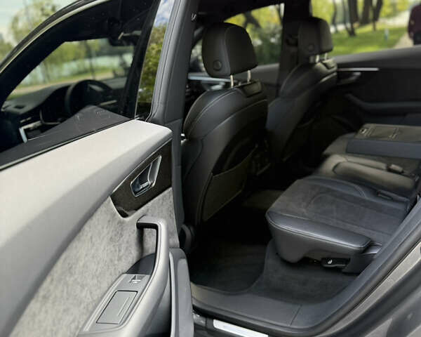 Серый Ауди Q8, объемом двигателя 2.97 л и пробегом 28 тыс. км за 84999 $, фото 31 на Automoto.ua