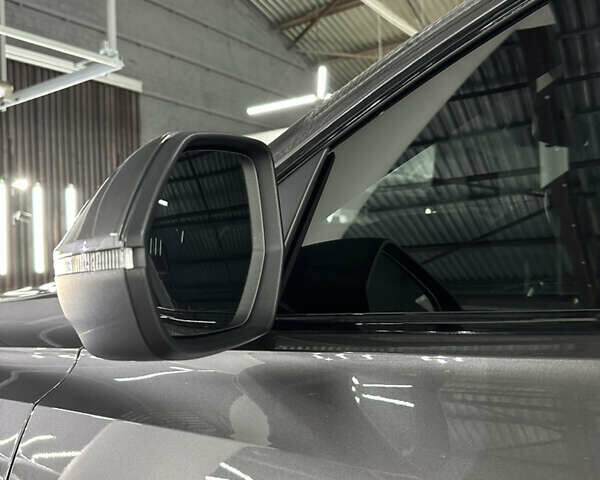 Сірий Ауді Q8, об'ємом двигуна 2.97 л та пробігом 52 тис. км за 75500 $, фото 12 на Automoto.ua