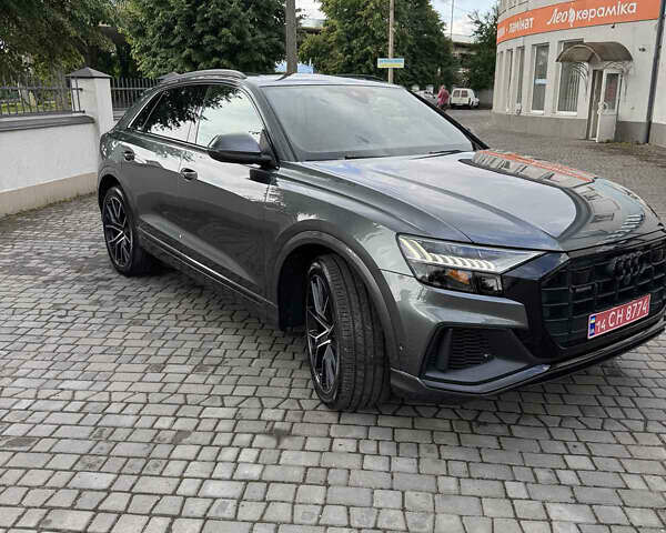 Серый Ауди Q8, объемом двигателя 3 л и пробегом 17 тыс. км за 69000 $, фото 4 на Automoto.ua
