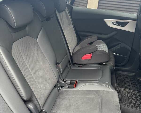 Сірий Ауді Q8, об'ємом двигуна 2.97 л та пробігом 57 тис. км за 82000 $, фото 17 на Automoto.ua