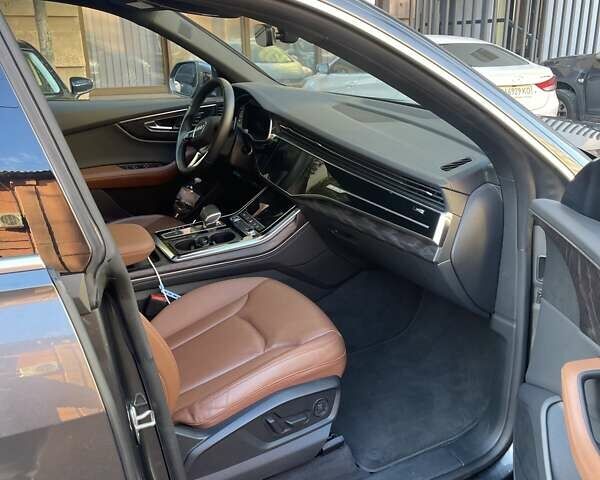 Серый Ауди Q8, объемом двигателя 3 л и пробегом 36 тыс. км за 64550 $, фото 5 на Automoto.ua
