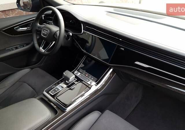 Серый Ауди Q8, объемом двигателя 3 л и пробегом 23 тыс. км за 78000 $, фото 2 на Automoto.ua