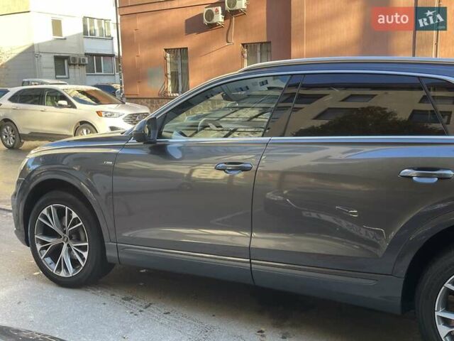Серый Ауди Q8, объемом двигателя 3 л и пробегом 36 тыс. км за 64550 $, фото 3 на Automoto.ua