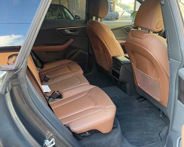 Серый Ауди Q8, объемом двигателя 3 л и пробегом 36 тыс. км за 64550 $, фото 6 на Automoto.ua