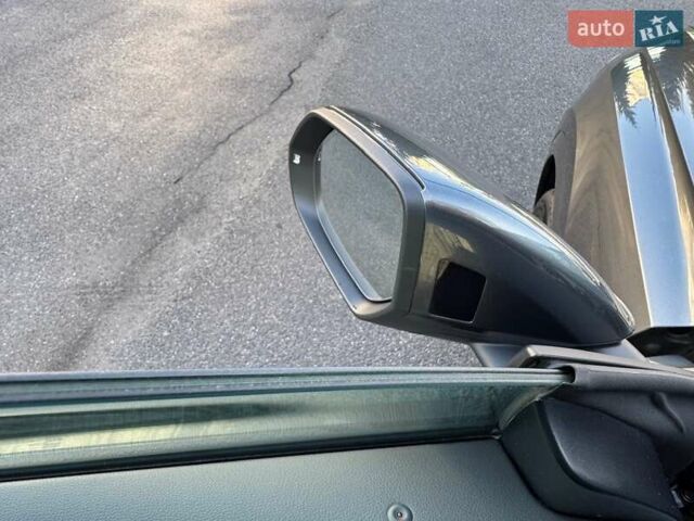 Сірий Ауді Q8, об'ємом двигуна 3 л та пробігом 67 тис. км за 73000 $, фото 27 на Automoto.ua