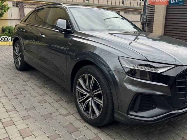 Сірий Ауді Q8, об'ємом двигуна 2.97 л та пробігом 57 тис. км за 82000 $, фото 1 на Automoto.ua