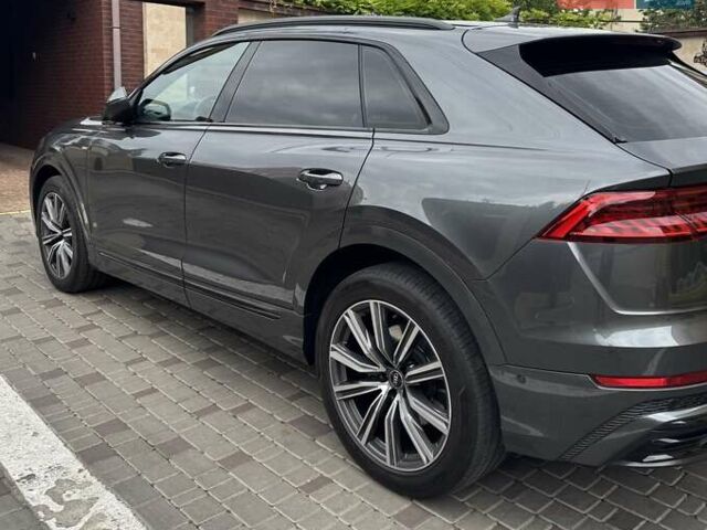 Сірий Ауді Q8, об'ємом двигуна 2.97 л та пробігом 57 тис. км за 82000 $, фото 4 на Automoto.ua