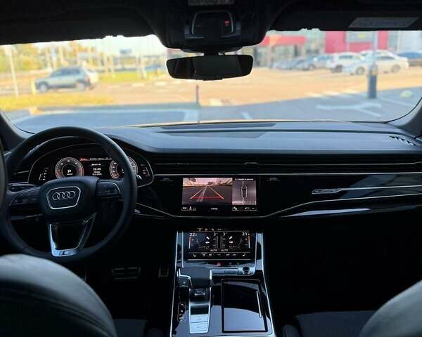 Серый Ауди Q8, объемом двигателя 2.97 л и пробегом 15 тыс. км за 101500 $, фото 3 на Automoto.ua