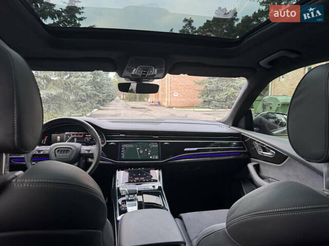 Сірий Ауді Q8, об'ємом двигуна 3 л та пробігом 24 тис. км за 89999 $, фото 47 на Automoto.ua