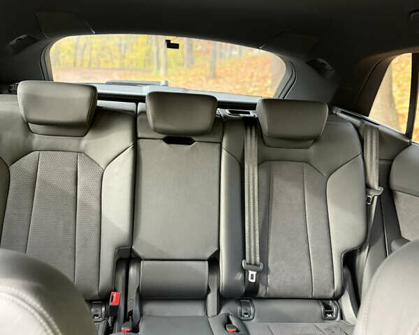 Серый Ауди Q8, объемом двигателя 3 л и пробегом 15 тыс. км за 99500 $, фото 23 на Automoto.ua