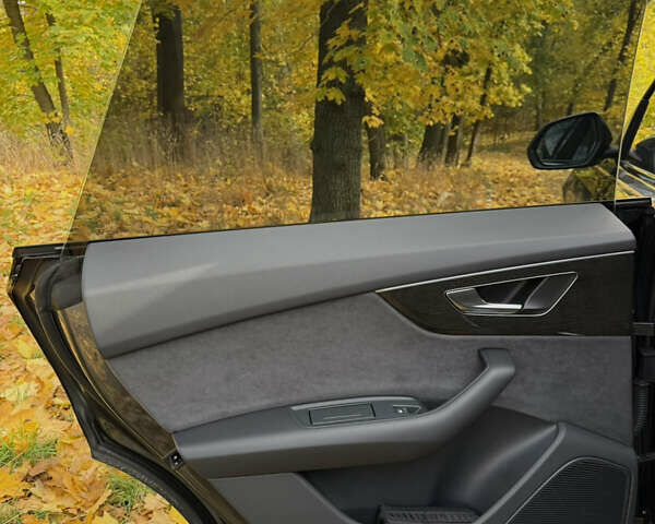 Серый Ауди Q8, объемом двигателя 3 л и пробегом 15 тыс. км за 99500 $, фото 9 на Automoto.ua