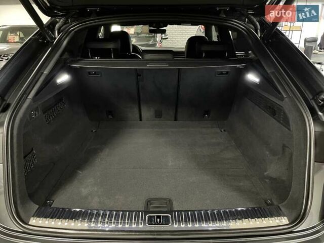 Серый Ауди Q8, объемом двигателя 2.97 л и пробегом 24 тыс. км за 97700 $, фото 23 на Automoto.ua