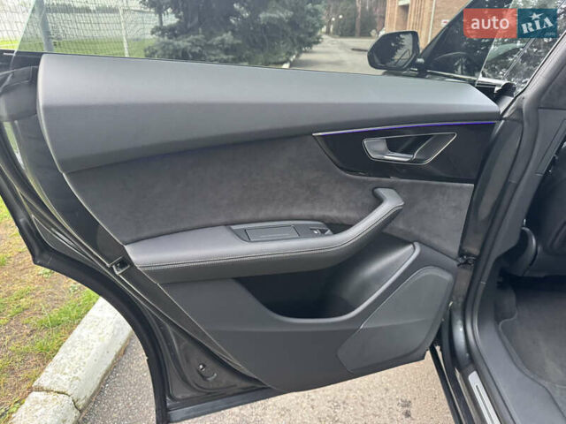 Сірий Ауді Q8, об'ємом двигуна 3 л та пробігом 24 тис. км за 89999 $, фото 48 на Automoto.ua
