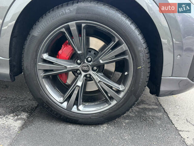 Сірий Ауді Q8, об'ємом двигуна 3 л та пробігом 24 тис. км за 89999 $, фото 16 на Automoto.ua