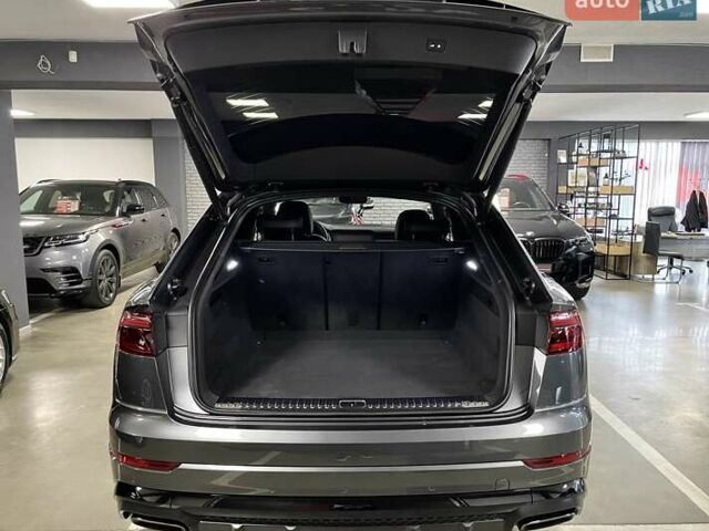 Серый Ауди Q8, объемом двигателя 2.97 л и пробегом 24 тыс. км за 97700 $, фото 19 на Automoto.ua