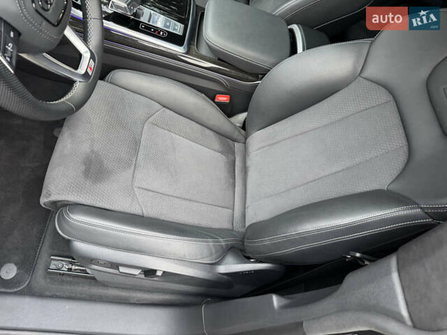Сірий Ауді Q8, об'ємом двигуна 3 л та пробігом 24 тис. км за 89999 $, фото 31 на Automoto.ua