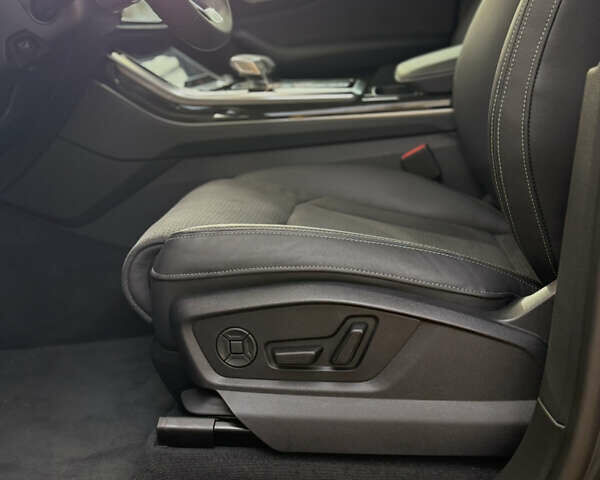 Серый Ауди Q8, объемом двигателя 3 л и пробегом 15 тыс. км за 99500 $, фото 21 на Automoto.ua