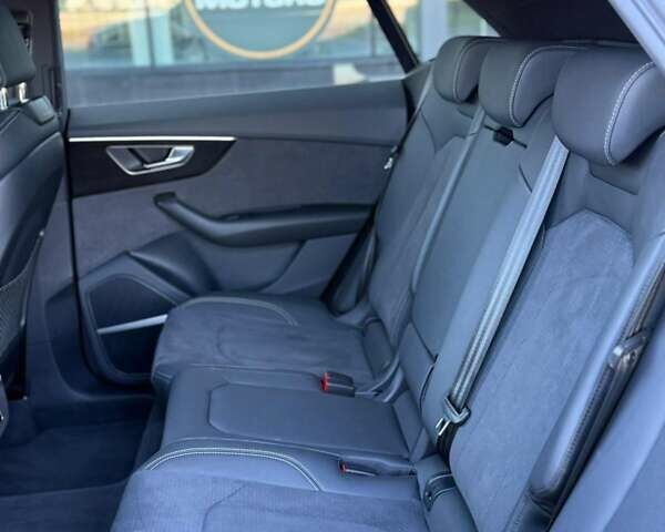 Серый Ауди Q8, объемом двигателя 2.97 л и пробегом 15 тыс. км за 101500 $, фото 14 на Automoto.ua