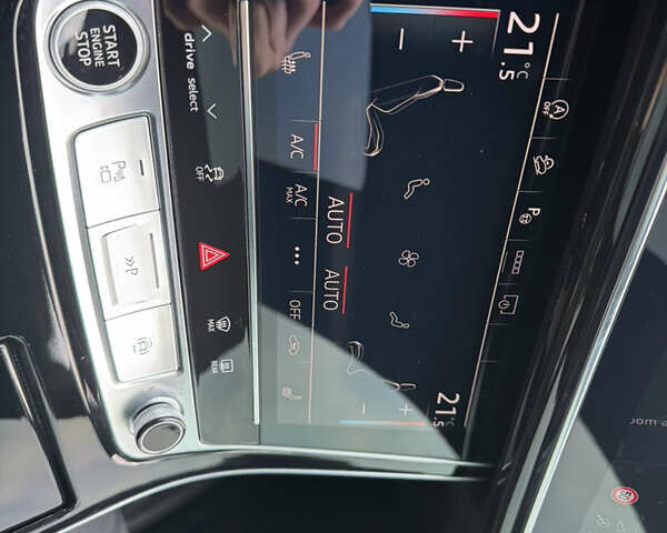 Сірий Ауді Q8, об'ємом двигуна 3 л та пробігом 24 тис. км за 89999 $, фото 38 на Automoto.ua