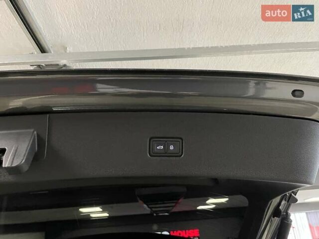 Серый Ауди Q8, объемом двигателя 2.97 л и пробегом 24 тыс. км за 97700 $, фото 20 на Automoto.ua