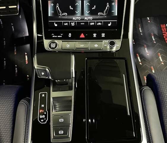 Серый Ауди Q8, объемом двигателя 2.97 л и пробегом 24 тыс. км за 97700 $, фото 74 на Automoto.ua