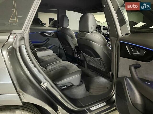 Серый Ауди Q8, объемом двигателя 2.97 л и пробегом 24 тыс. км за 97700 $, фото 38 на Automoto.ua