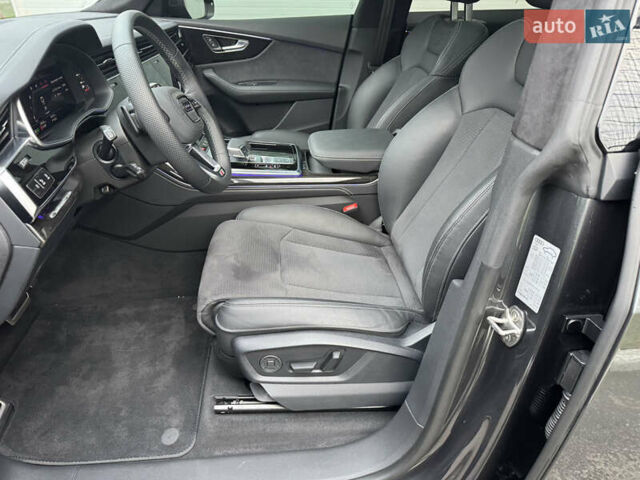 Сірий Ауді Q8, об'ємом двигуна 3 л та пробігом 24 тис. км за 89999 $, фото 27 на Automoto.ua