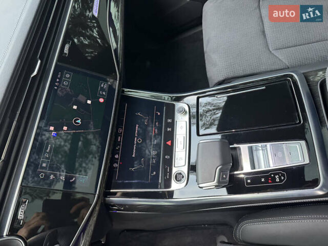 Сірий Ауді Q8, об'ємом двигуна 3 л та пробігом 24 тис. км за 89999 $, фото 36 на Automoto.ua