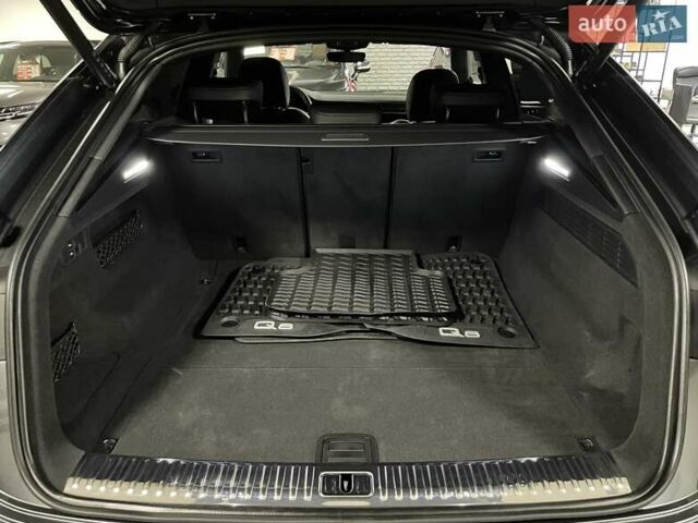 Серый Ауди Q8, объемом двигателя 2.97 л и пробегом 24 тыс. км за 97700 $, фото 22 на Automoto.ua