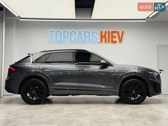 Серый Ауди Q8, объемом двигателя 3 л и пробегом 1 тыс. км за 106900 $, фото 3 на Automoto.ua