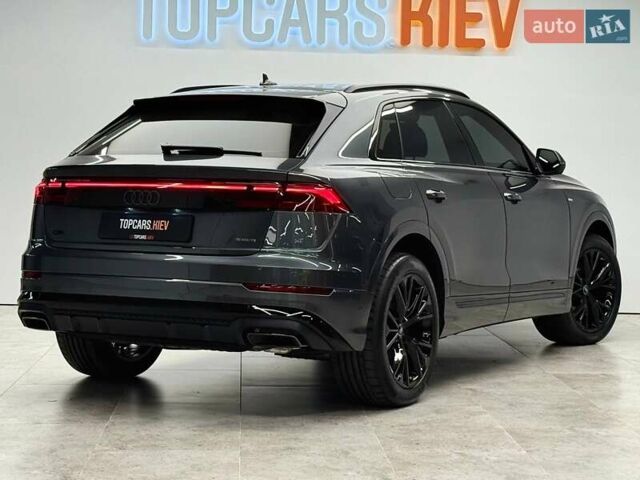 Серый Ауди Q8, объемом двигателя 3 л и пробегом 1 тыс. км за 106900 $, фото 5 на Automoto.ua