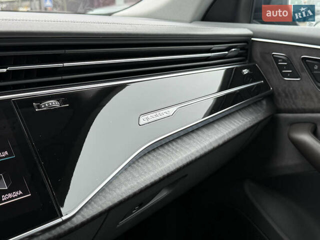 Синий Ауди Q8, объемом двигателя 2.97 л и пробегом 156 тыс. км за 61700 $, фото 49 на Automoto.ua