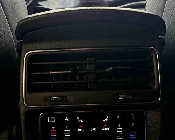 Ауді Q8 2019 у Виноградове на Automoto.ua Синій Ауді Q8, об'ємом двигуна 2.97 л та пробігом 174 тис. км за 59900 $, фото 46 на Automoto.ua