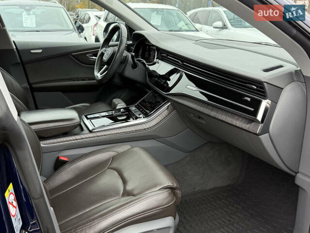Синий Ауди Q8, объемом двигателя 2.97 л и пробегом 156 тыс. км за 61700 $, фото 52 на Automoto.ua