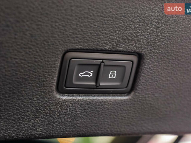 Синий Ауди Q8, объемом двигателя 3 л и пробегом 210 тыс. км за 49990 $, фото 39 на Automoto.ua