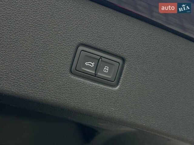 Синій Ауді Q8, об'ємом двигуна 3 л та пробігом 169 тис. км за 52500 $, фото 22 на Automoto.ua
