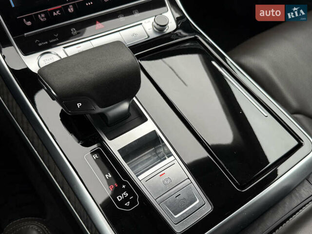 Синий Ауди Q8, объемом двигателя 2.97 л и пробегом 156 тыс. км за 61700 $, фото 38 на Automoto.ua