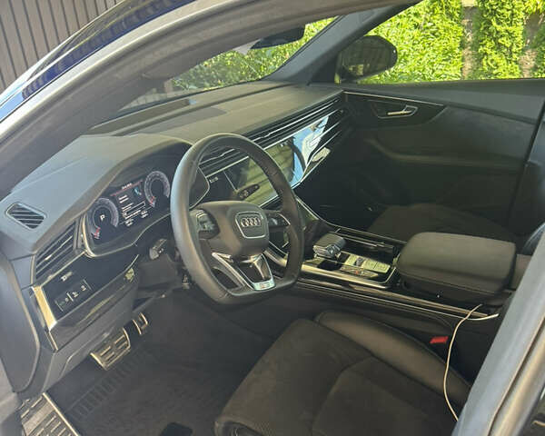 Синий Ауди Q8, объемом двигателя 2.97 л и пробегом 29 тыс. км за 75000 $, фото 1 на Automoto.ua