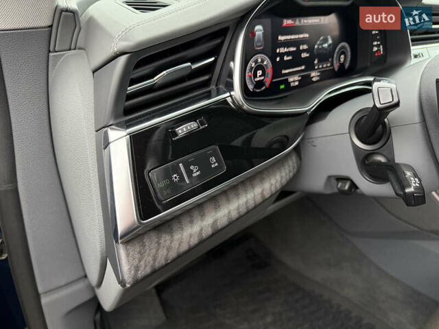 Синий Ауди Q8, объемом двигателя 2.97 л и пробегом 156 тыс. км за 61700 $, фото 27 на Automoto.ua