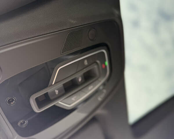 Синий Ауди Q8, объемом двигателя 2.97 л и пробегом 137 тыс. км за 60900 $, фото 13 на Automoto.ua