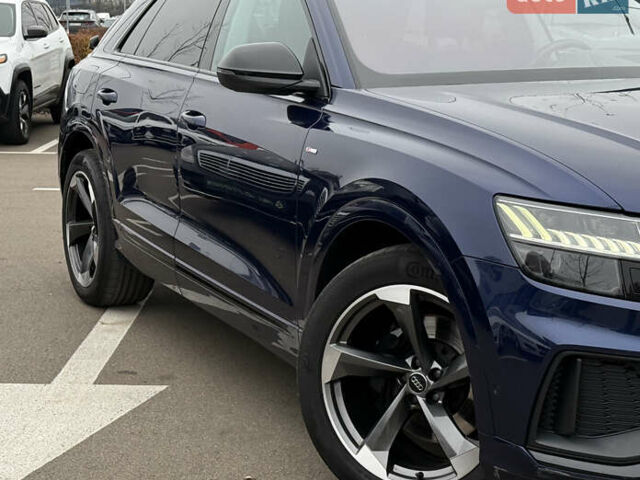 Синий Ауди Q8, объемом двигателя 2.97 л и пробегом 156 тыс. км за 61700 $, фото 2 на Automoto.ua